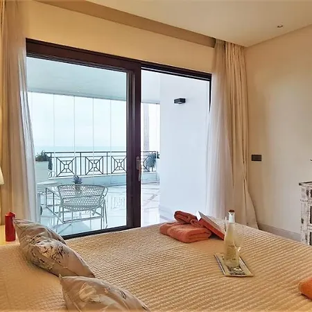 Luxury Frontal In Doncella Estepona