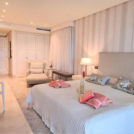Luxury Frontal In Doncella Estepona